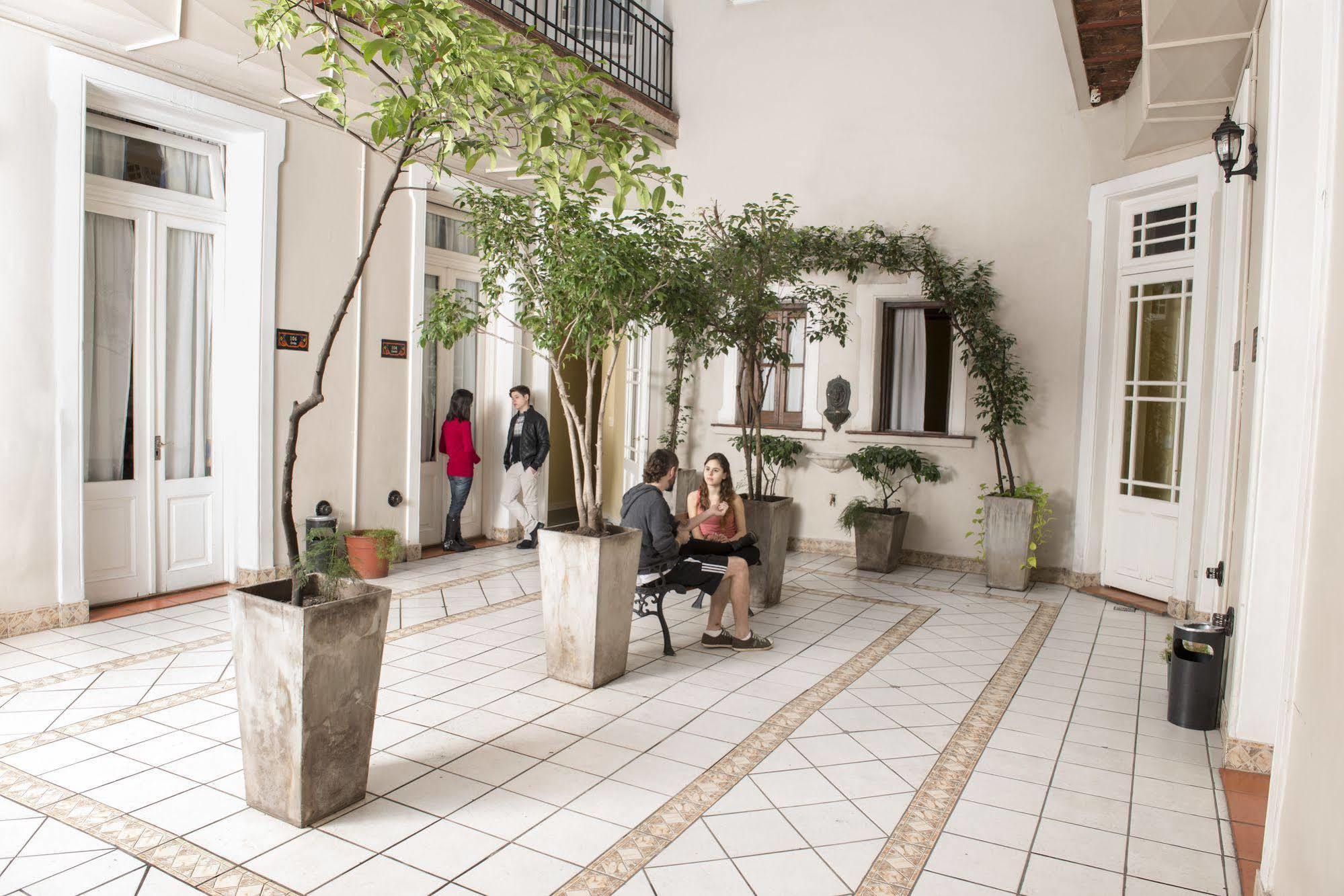 Milhouse Hostel Hipo Буенос Айрес Екстериор снимка