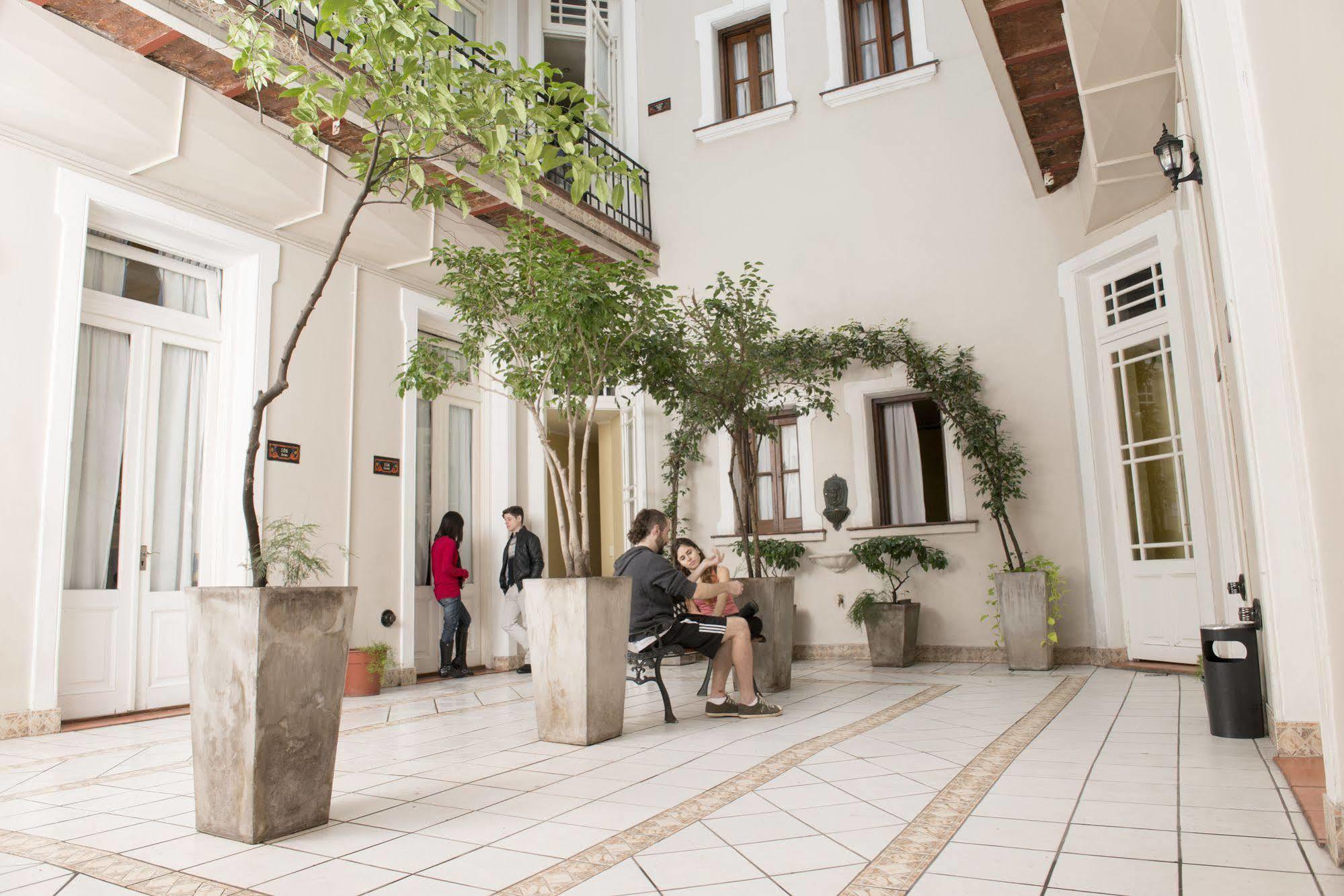 Milhouse Hostel Hipo Буенос Айрес Екстериор снимка